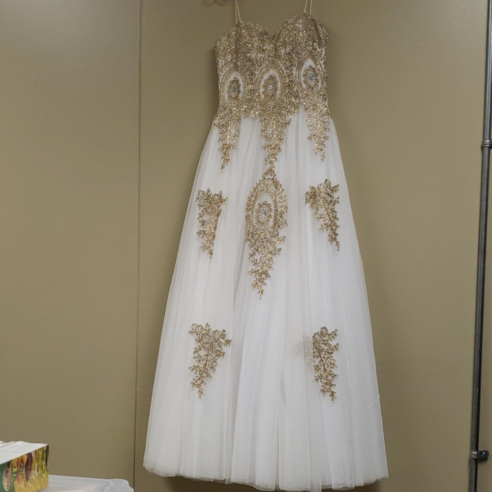 Sz1White &Gold "Say YES to the dress" Prom Dress